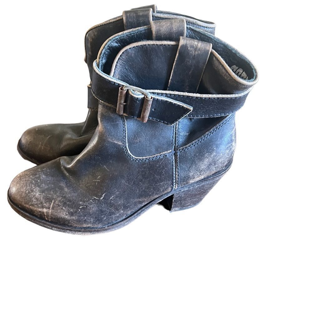 Corral Brown Ankle Bootie Distressed Size 8m